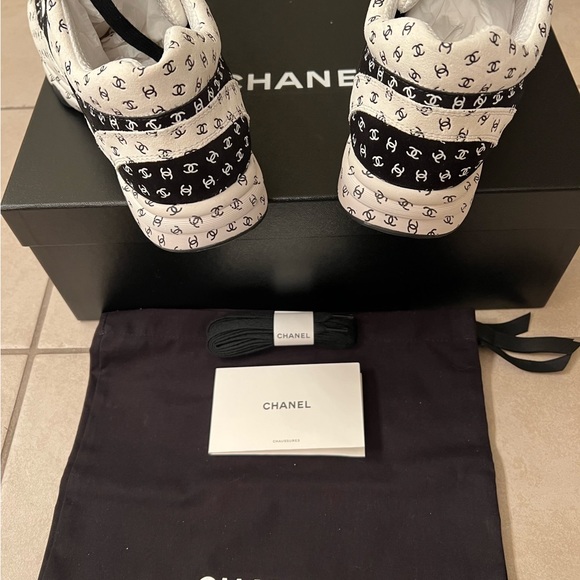 NWT Chanel Sport Runner CC Sneakers - Picture 9 of 16